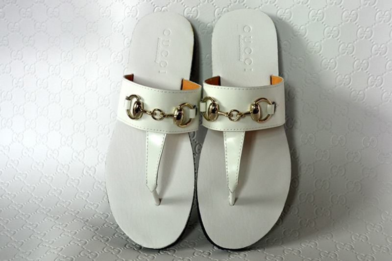 Gucci Slippers Woman--165